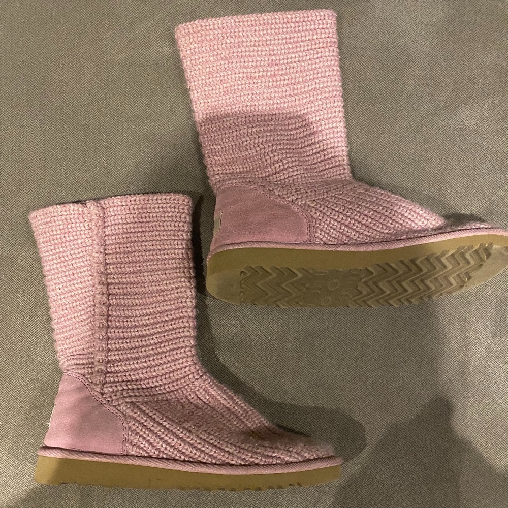 UGG - Women’s Classic Knit Pink Crochet Boot